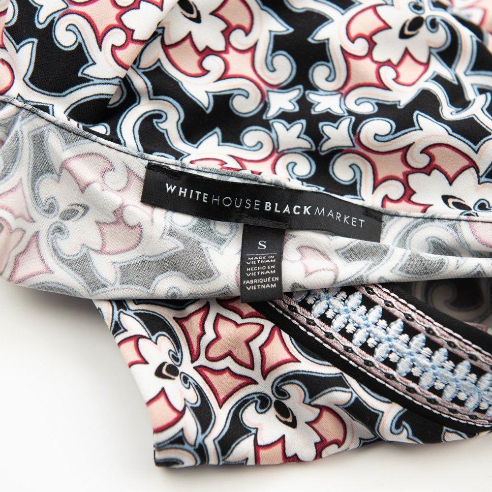 White House Black Market Date Top Criss Cross Sleeveless Printed V-neck Small - Picture 4 of 7